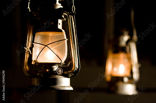 Canvas Print Old fashioned lantern in darkness. Light concept...