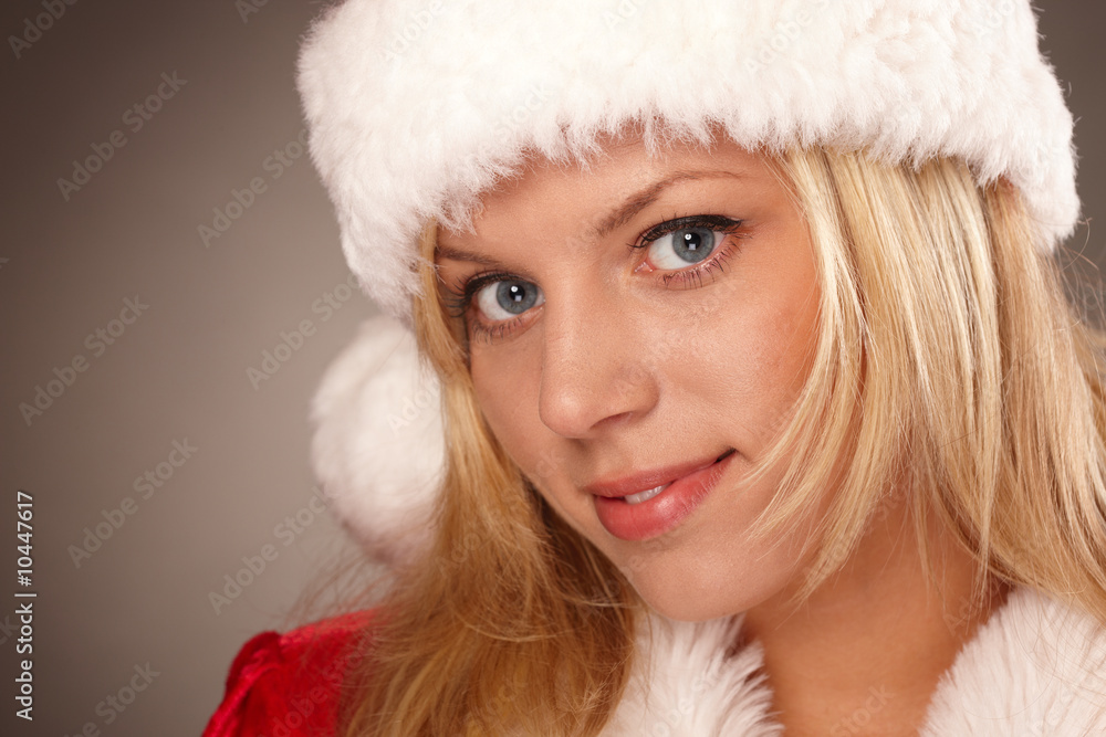 Portrait hübsche Frau mit Nikolausmütze Portrait hübsche Frau mit Nikolausmütze