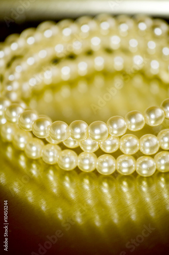 pearl vintage retro bangle