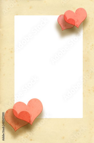 CORNICE IN CARTA ANTICA DECORATA CON CUORI