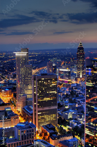Über Frankfurts Dächern zur blauen Stunde photo