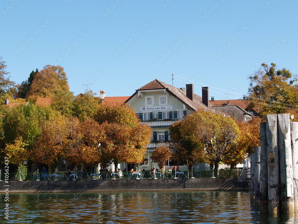 Fototapeta premium Wirtschaft am See