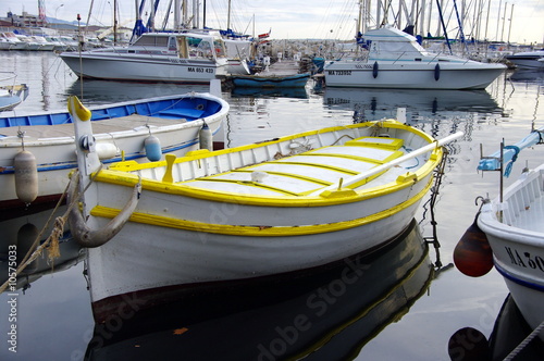 Fototapeta Bateaux dans le port de l'Estaque, Marseille, France.