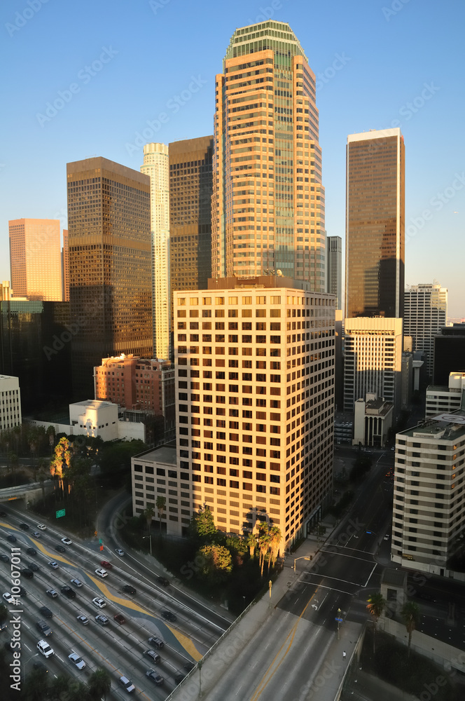 Obraz premium skyscrapers and overpass