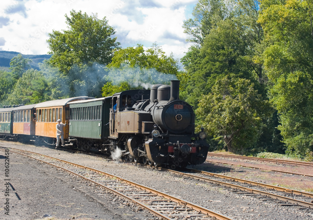 Le départ du train à vapeur Le départ du train à vapeur