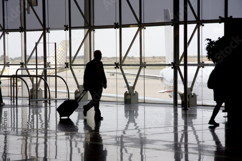 turista en aeropuerto