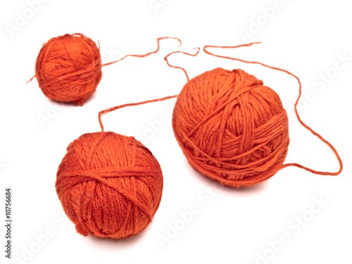 red yarns clews