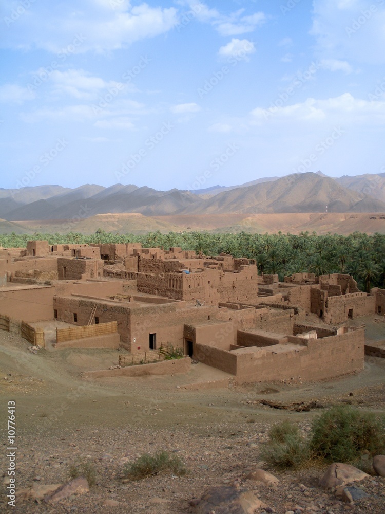 Ksar dans la vallée du drâa au Maroc Ksar dans la vallée du drâa au Maroc
