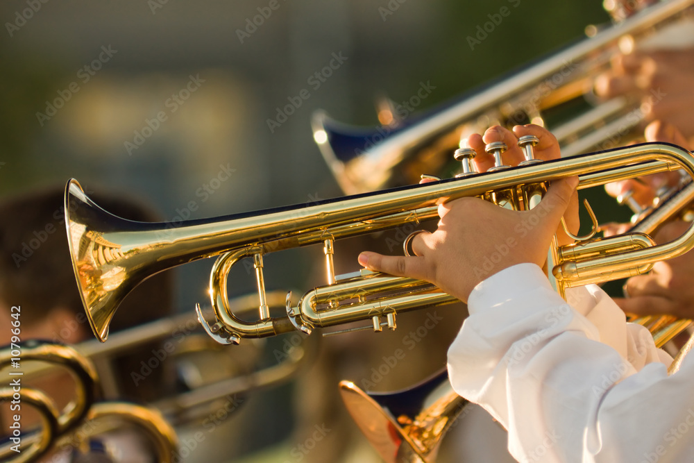 gold trombones - obrazy, fototapety, plakaty 