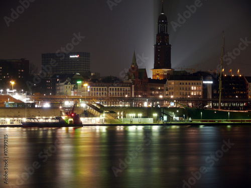 nachts an der Elbe