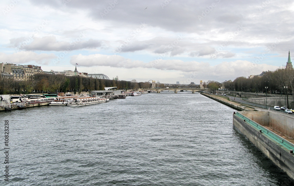 La Seine à Paris, Nuages.