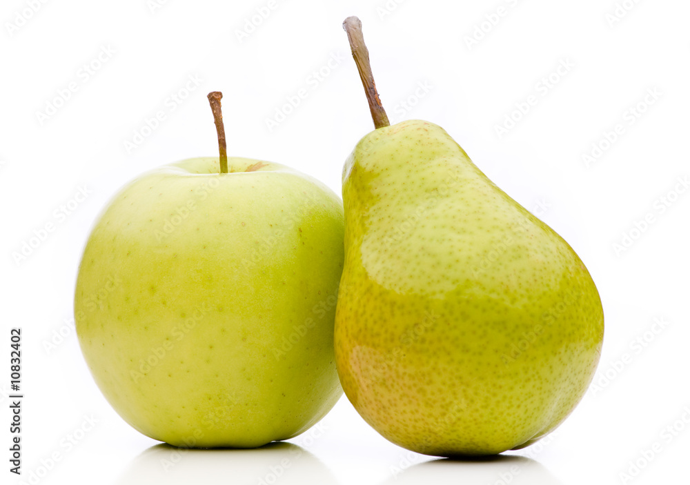 Äpfel mit Birnen vergleichen - ein grünes Paar Äpfel mit Birnen vergleichen - ein grünes Paar
