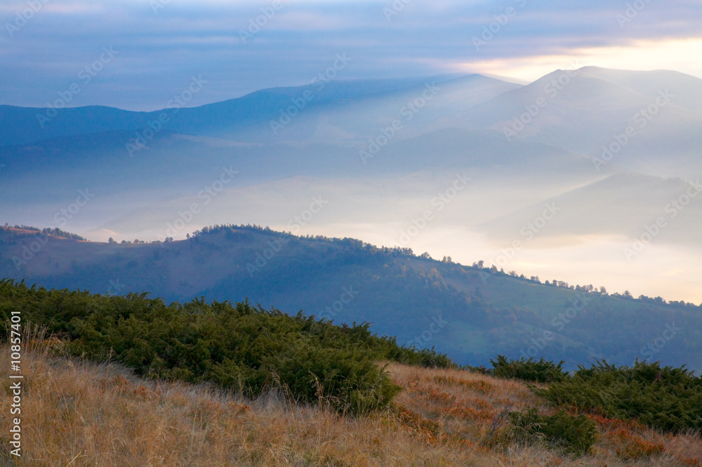 Fototapeta premium Mountain hazy daybreak