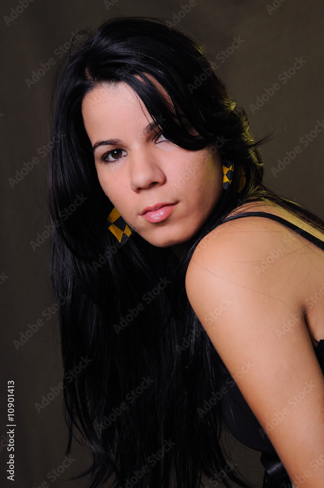 Naklejka premium Hispanic girl posing