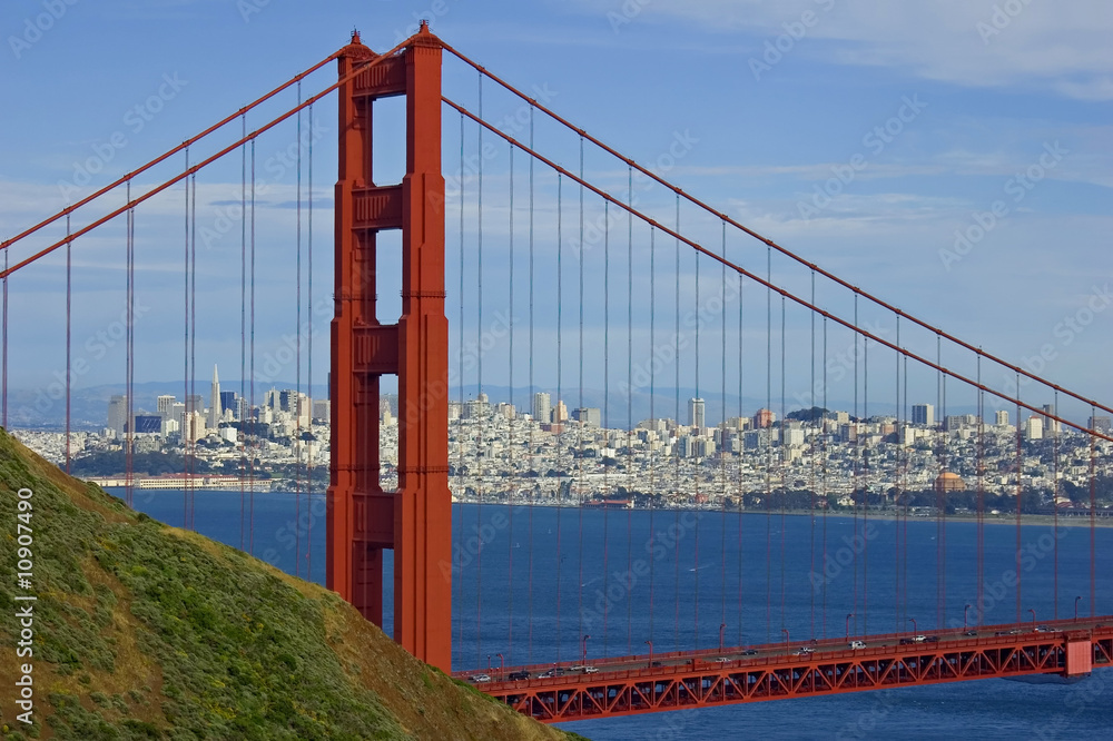 Fototapeta premium Golden Gate Bridge and San Francisco