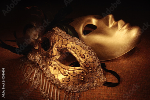 Fototapeta golden venetian masks