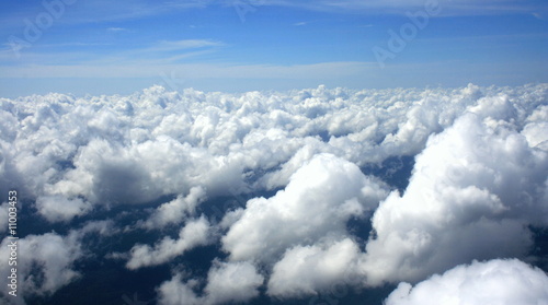 Fototapeta Naklejka Na Ścianę i Meble -  Dans les nuages