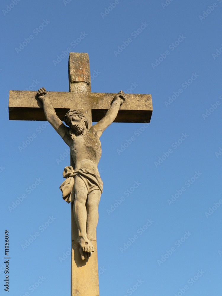 1090376 Statue de Christ en croix