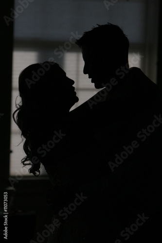 silhoutte bride and groom
