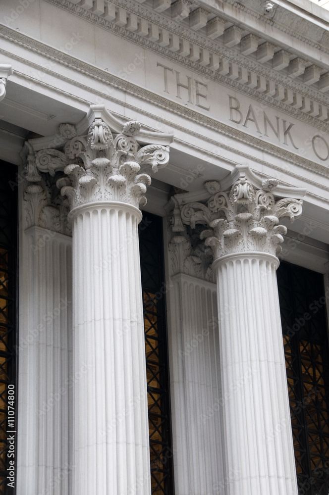 Obraz premium Ionic columns of a bank building