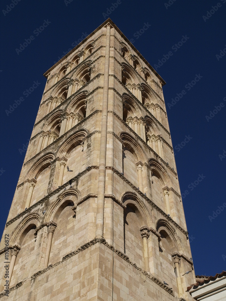 Torre de la iglesia de San Esteban en Segovia