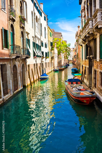 Venice canal © Sailorr
