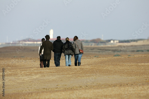 groupe de personne en bord de mer