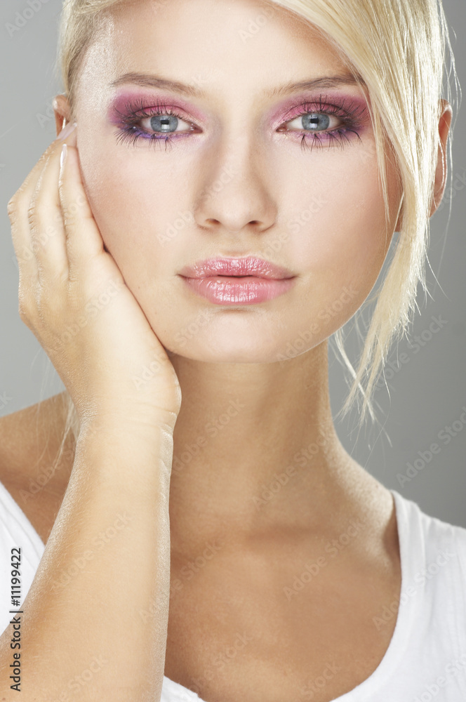 Fototapeta premium Girl wearing makeup made of flowers