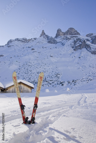 Skitour in den Bergen photo