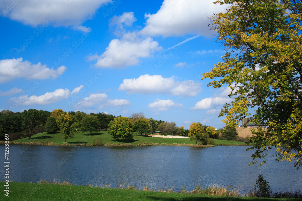 Fototapeta premium Summer along the water