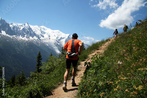 Promenade face au Mont-Blanc photo