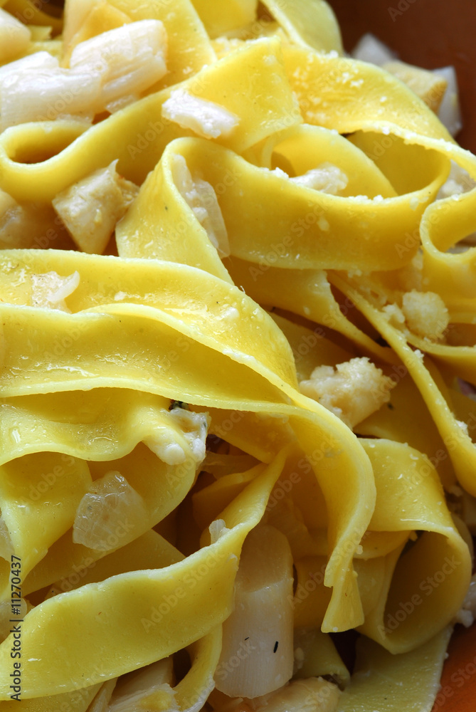 Pappardelle agli asparagi bianchi - Primi piatti Pappardelle agli asparagi bianchi - Primi piatti