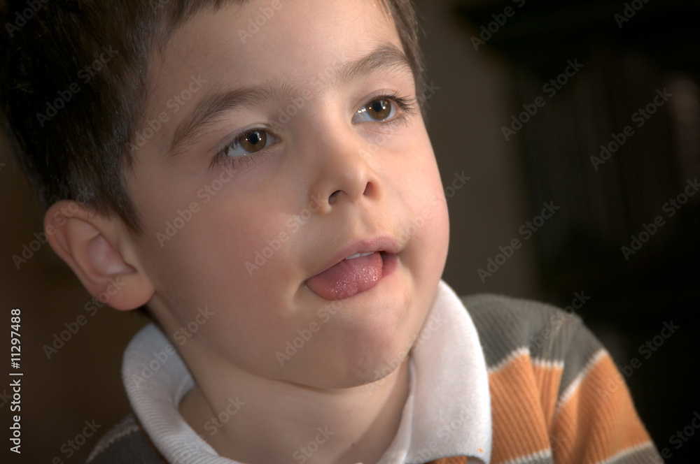 Kinderportrait verbissen angestrengt Kinderportrait verbissen angestrengt