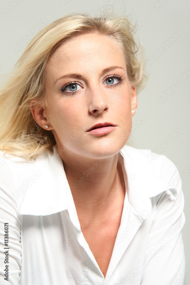 portrait de jeune femme portrait de jeune femme