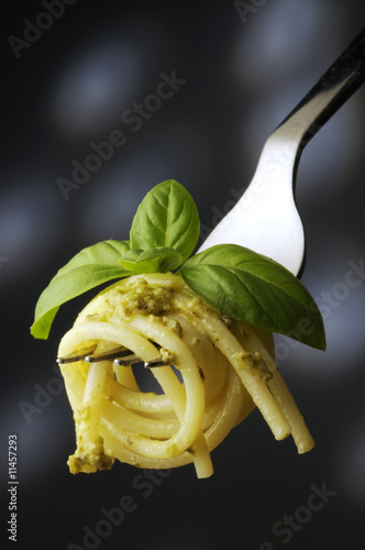 Spaghetti al pesto genovese - Primi piatti - Liguria