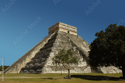 piramide chichenitza photo