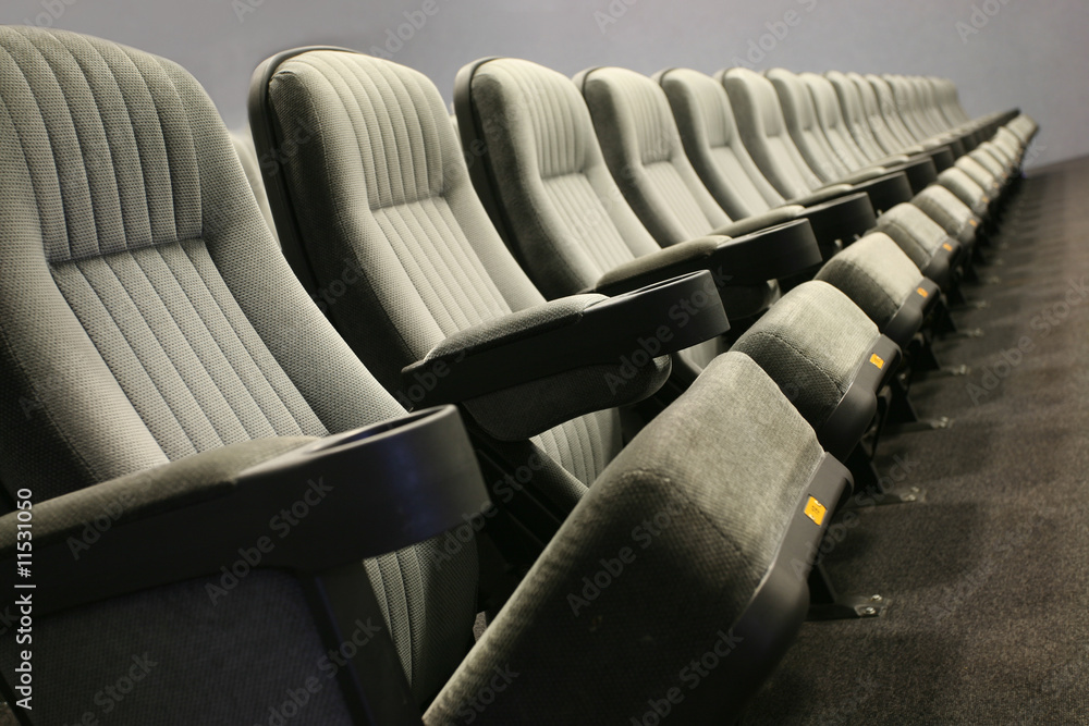 Obraz premium Empty seats in a row (cinema, theatre, conference, concert)