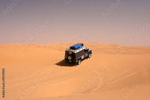 Geländefahrzeug in der Sahara - Libyen © Rolf Langohr