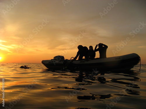 Dingy and divers
