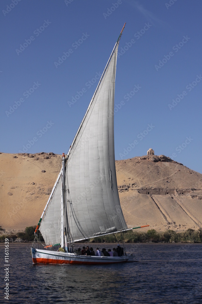 Fototapeta premium félouque sur le nil assouan
