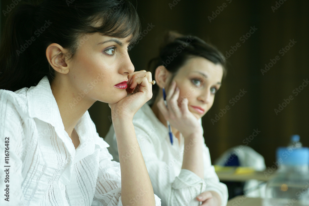 Jeunes femmes en formation professionnelle Jeunes femmes en formation professionnelle