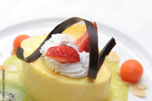 mango mousse cake photo