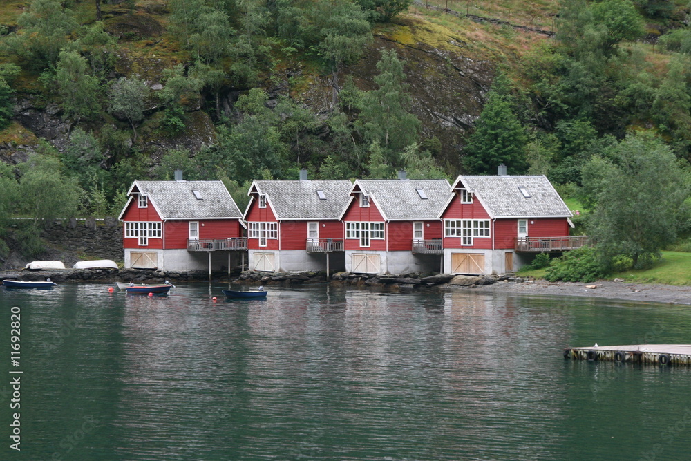 Fototapeta premium Bootshäuschen am Sogne-Fjord - Norwegen
