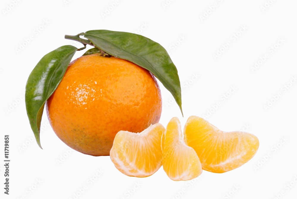 Mandarine Detouree Sur Fond Blanc Stock Photo Adobe Stock