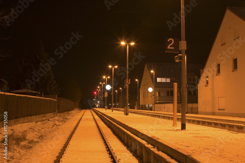 Bahnhof bei Nacht photo