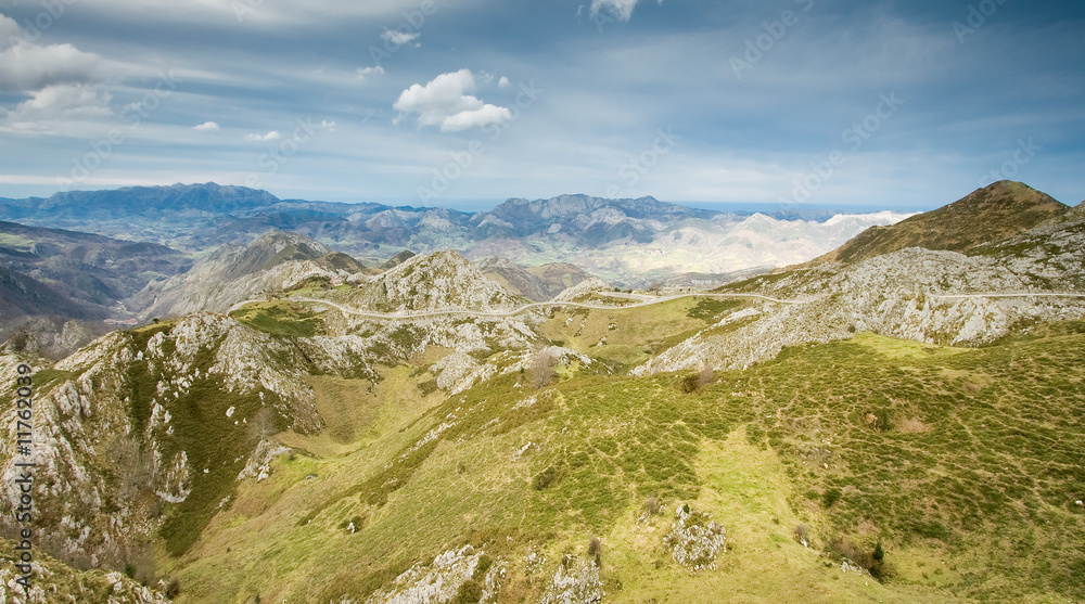 Puerto de subida a los lagos de Covadonga Puerto de subida a los lagos de Covadonga