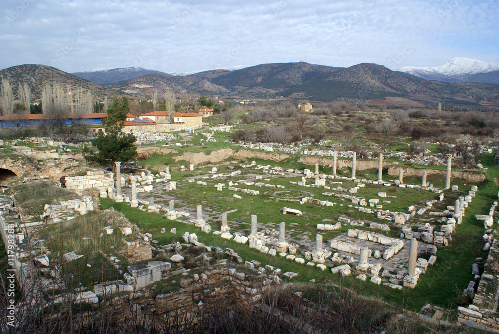 Obraz premium Ruins and mountain