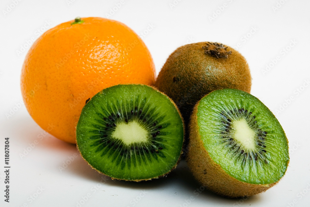 Fototapeta premium kiwis y naranja