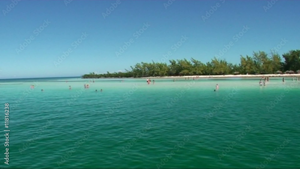 Arrivée sur une île