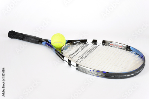 balle et raquette de tennis